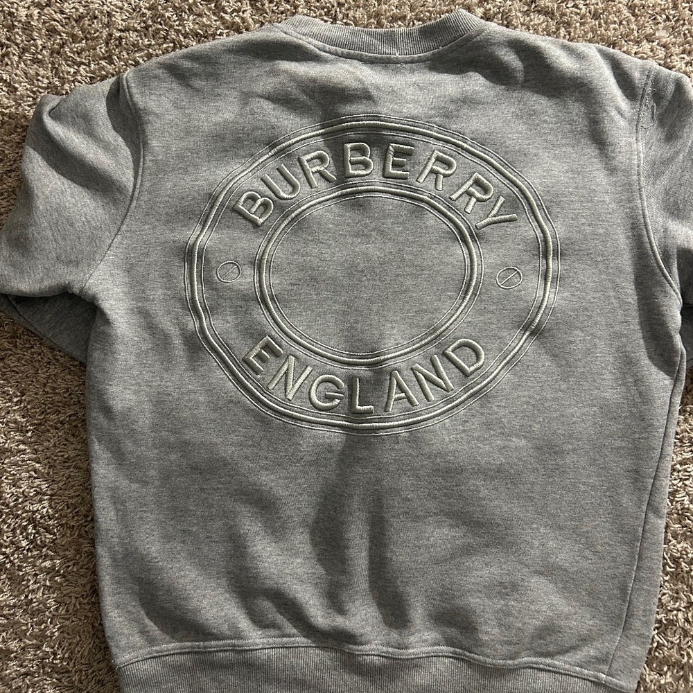 Sweatshirt